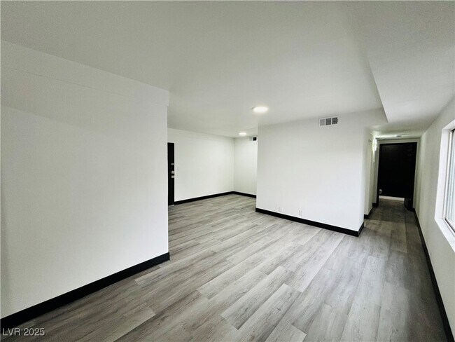 Foto del edificio - 1922 Fairfield Ave