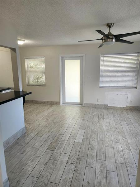 Foto del edificio - 340 SW 16th Ct