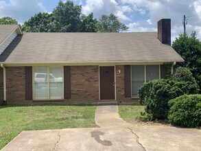 Building Photo - 323 E Blackstock Rd