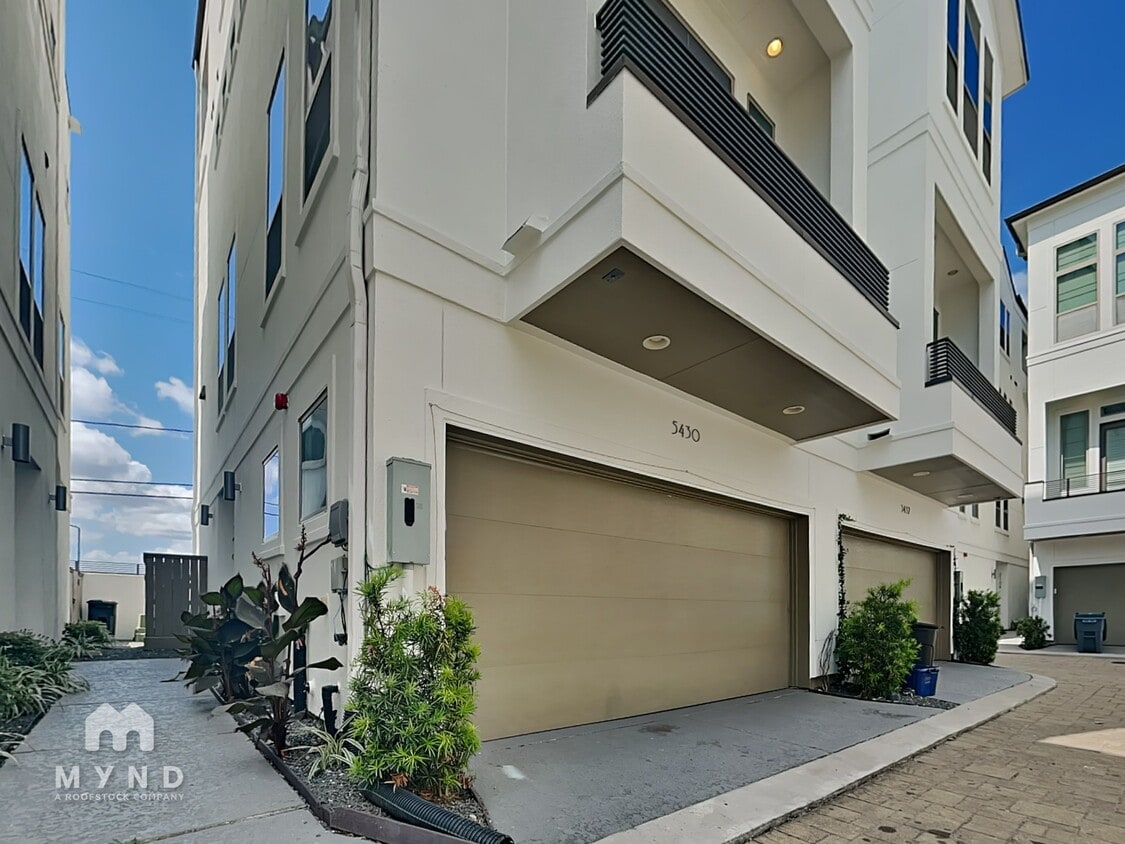 Foto principal - 5430 Cornish St