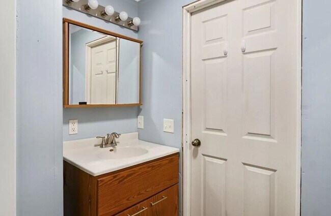 Foto del edificio - 710 E Park St