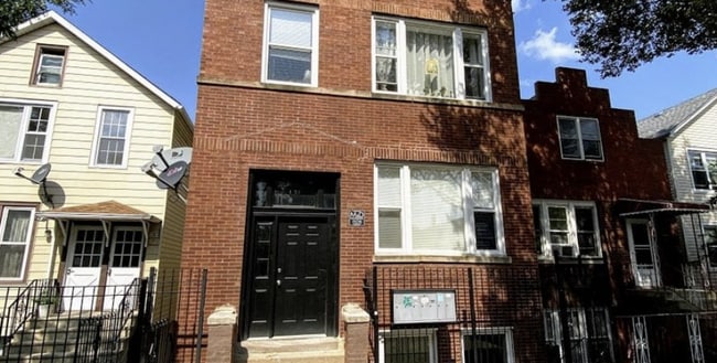 Building Photo - 1920 W 21st Pl