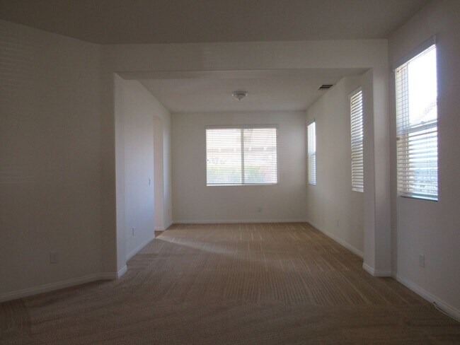 Building Photo - (APPLICATION PENDING) Quartz Hill Home