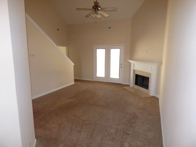 Building Photo - 1446 Sunray Dr