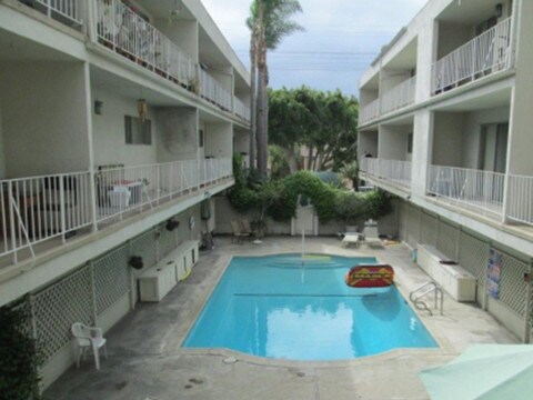 Foto del edificio - West View Apartments