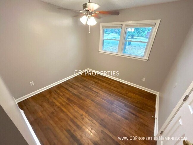 Foto del edificio - 3276 Aden St