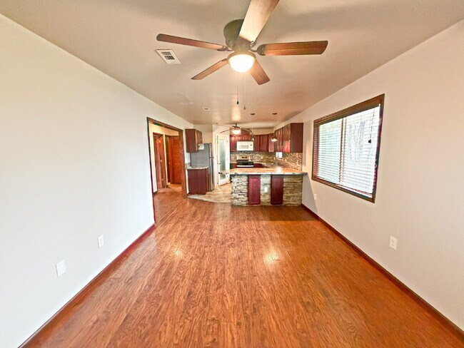 Building Photo - 817 Zachry Dr