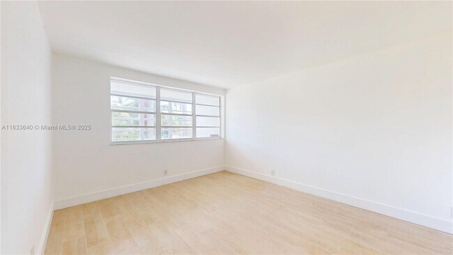 Foto del edificio - 1333 E Hallandale Beach Blvd