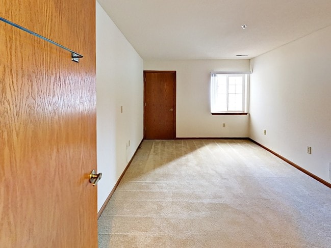 Image_H1ebnxhFbz.jpg - Willow Brook Court