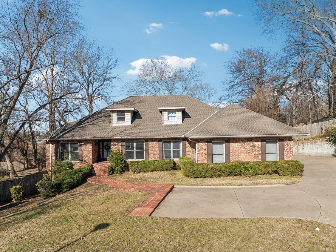 Foto principal - 3301 99th St S