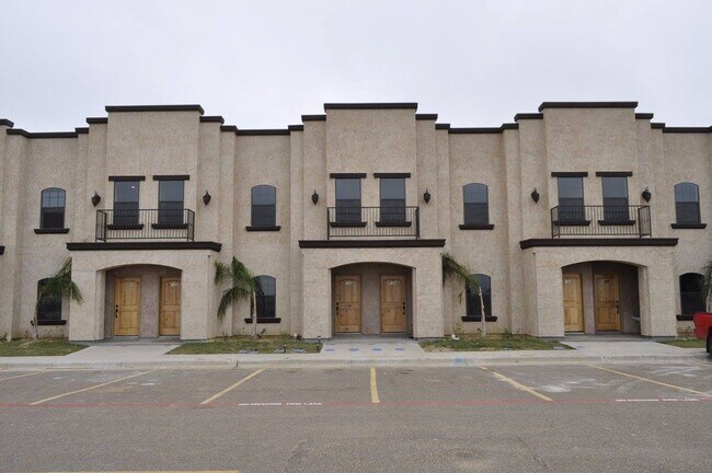 Foto del edificio - 8216 Casa Verde Rd