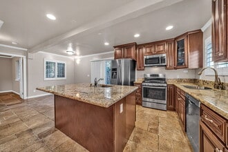 Building Photo - 3407 Pierson St