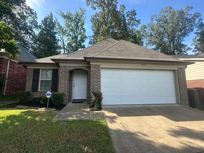 Foto principal - 1970 Olive Bark Dr