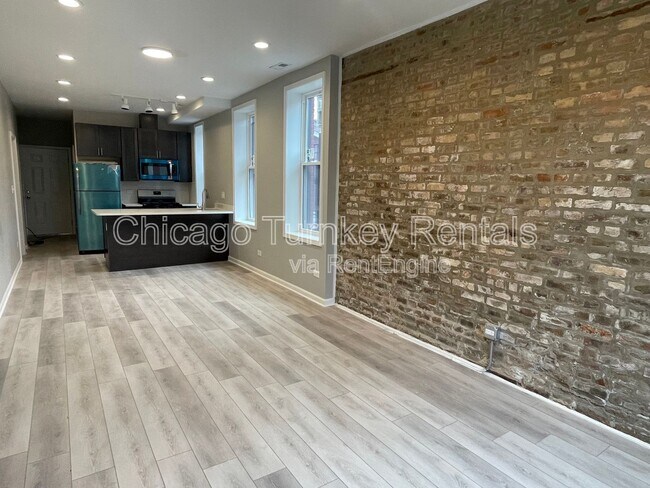 Foto del edificio - 2112 W 23rd Pl
