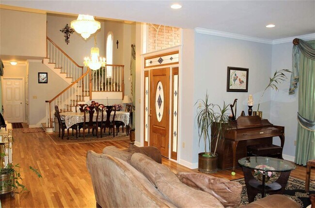 Foto del edificio - 355 Forest Hill-Irene Rd