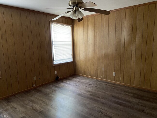 Building Photo - 3 br, 2 bath House - 360 Oak Dr