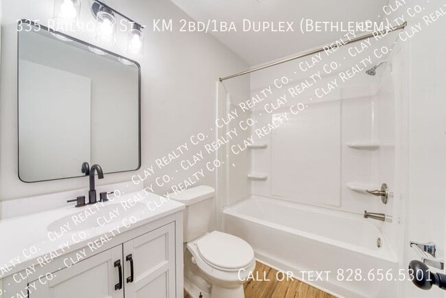 Building Photo - 335 Railroad St
