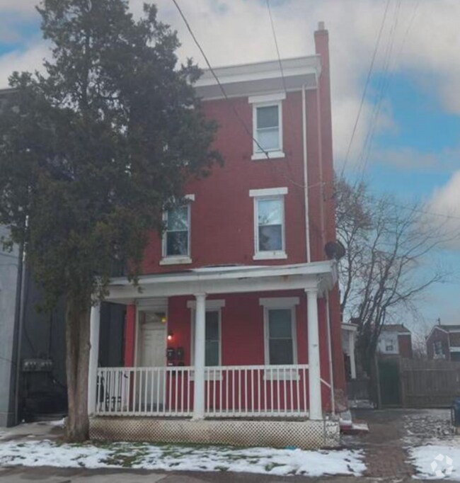 Frankford Apartments for Rent with Hardwood Floors Philadelphia, PA