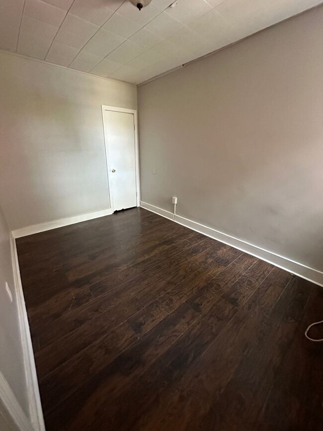 Foto del edificio - 3 Bedroom 1 bath