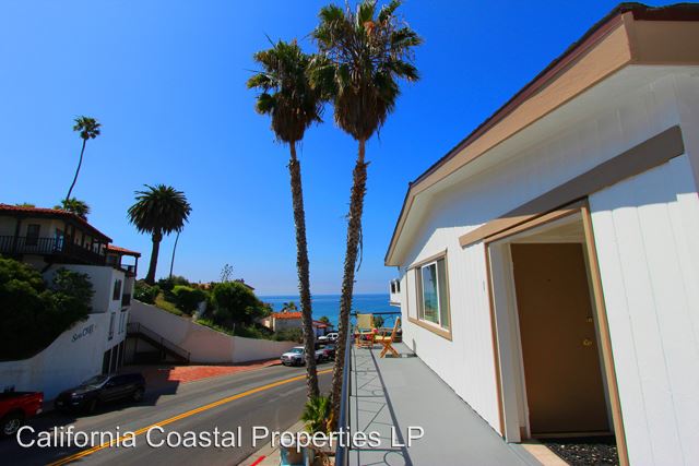 Building Photo - 520 Avenida Victoria