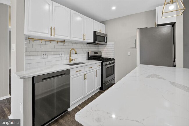 Foto del edificio - 12207 Braxfield Ct