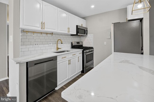Building Photo - 12207 Braxfield Ct