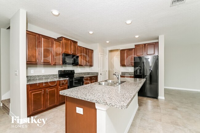 Foto del edificio - 14827 Crescent Rock Dr