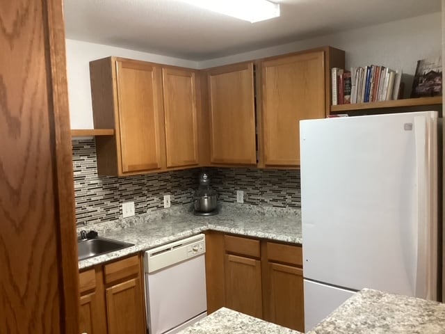 Foto del edificio - 565 Peerless Way