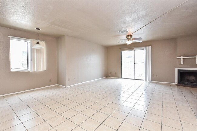 Foto del edificio - 8405 Wilcrest Dr