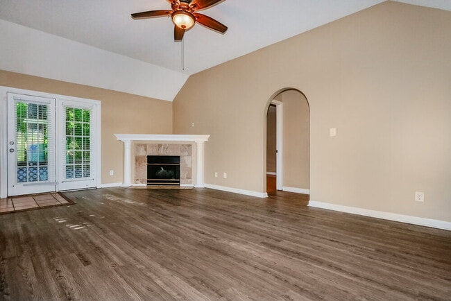 Building Photo - 6670 Tangleberry Cove
