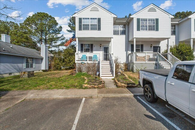 Foto del edificio - ATTRACTIVE AND BRIGHT LUXURY TOWNHOME IN W...