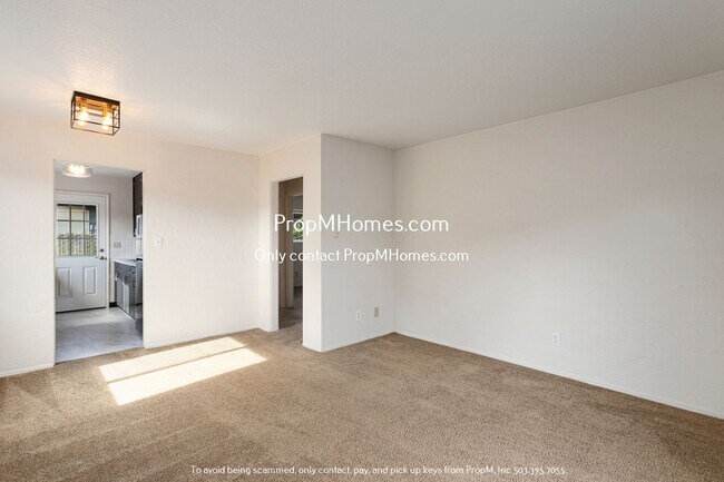 Foto del edificio - Move-In Special! Sleek 2BR in NE Portland ...