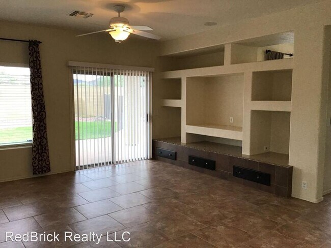 Foto del edificio - 4 br, 2.5 bath House - 40932 N Barnum Way