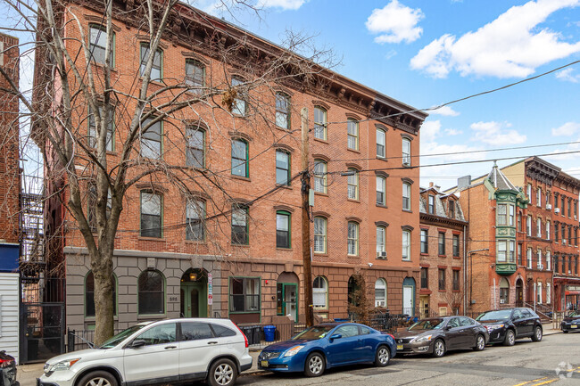 Building Photo - Converting to SFR