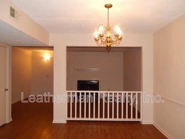 Foto del edificio - 738 Coventry Ln