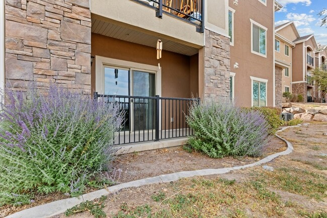 Building Photo - 2153 Springtime Dr