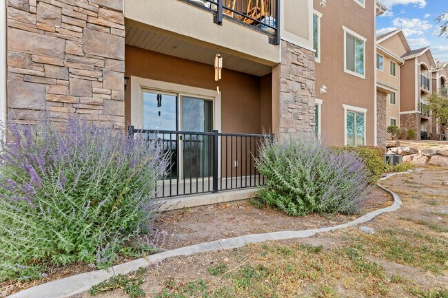 Foto del edificio - 2153 Springtime Dr