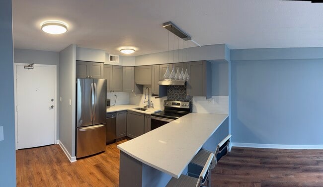 Building Photo - 3100 N Lake Shore Dr