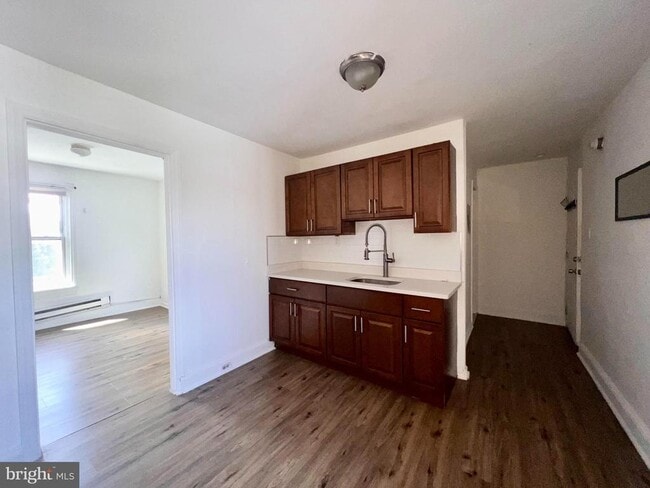 Building Photo - 1249 Shackamaxon St