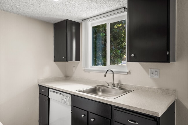 Building Photo - Capitol Club Apartments