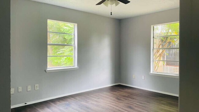 Foto del edificio - 7301 Brockley Ln