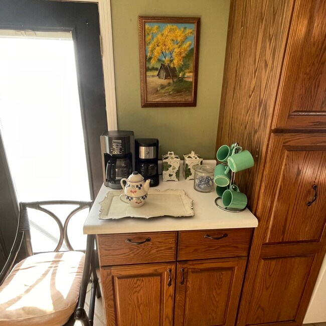 Estación de café - 18668 Olive Street Rd