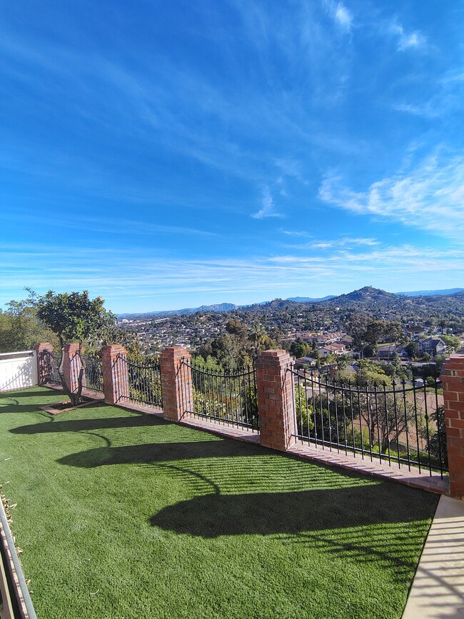 Building Photo - 4343 Valle Dr