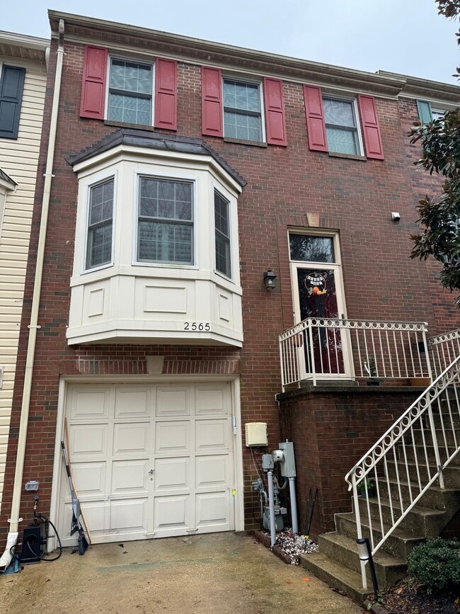 Building Photo - 2565 Stow Ct