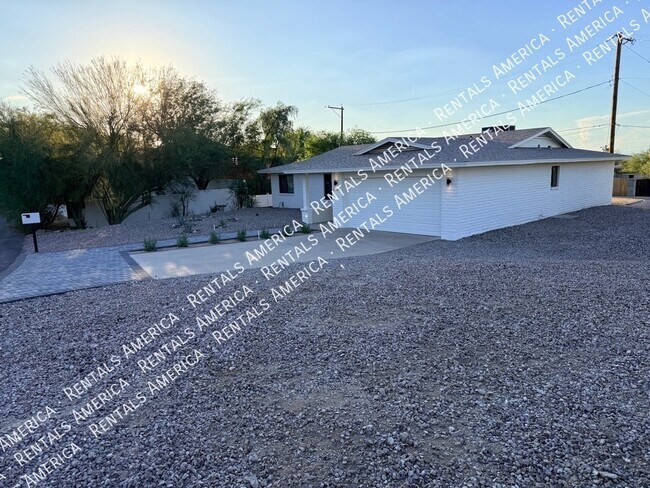 Foto del edificio - 1704 E Pickrell Dr