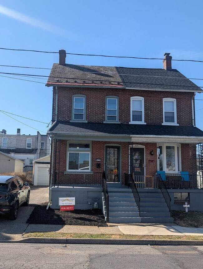 Building Photo - 2 Bedroom House for Rent