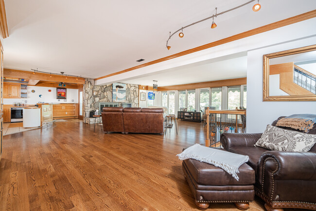 Foto del edificio - 7304 Haymarket Ln