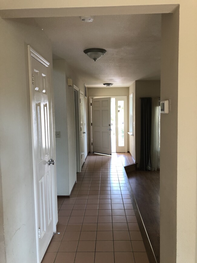 Foto del edificio - 1586 Camden Oaks Ct