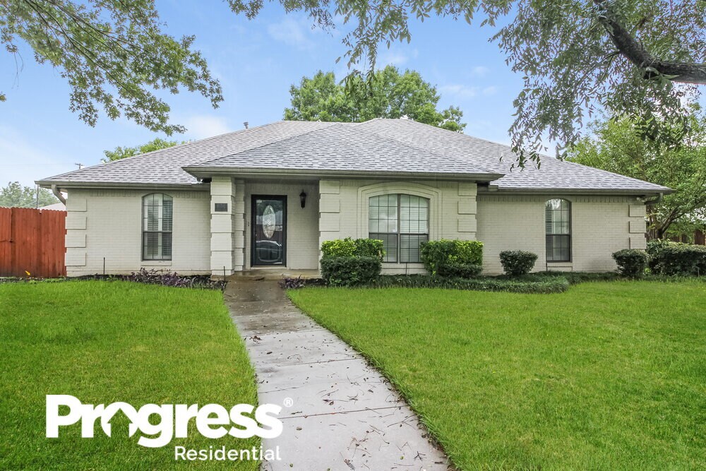 Primary Photo - 604 Arbor Creek Dr