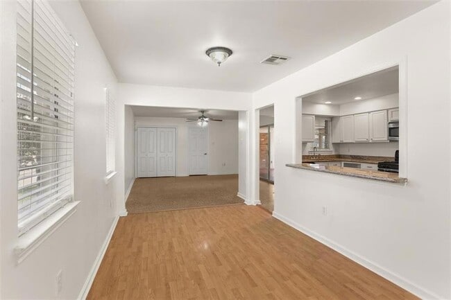 Building Photo - 6151 Charlotte Dr